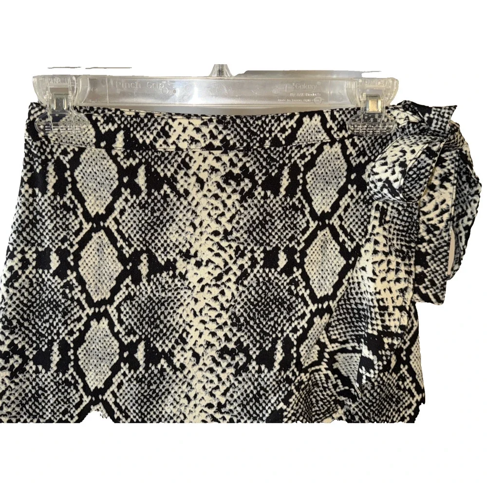 Nasty Gal Snake Yourself At Home Print Wrap Mini Skirt Size US 0